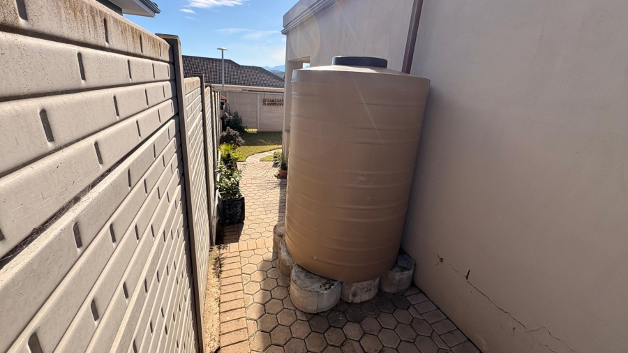 3 Bedroom Property for Sale in Reebok Western Cape